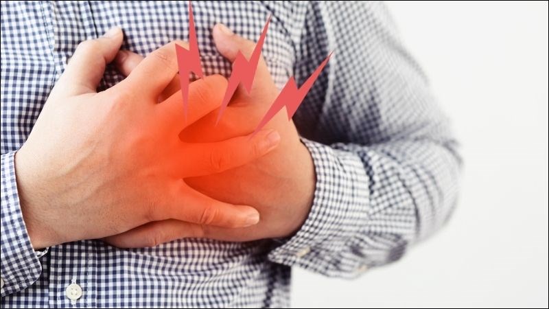 Viêm màng ngoài tim có biểu hiện điển hình là đau ngực kiểu dao đâm