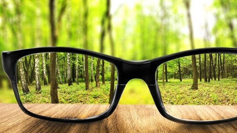 Các tật khúc xạ ở mắt có thể gây nên nhìn mờ