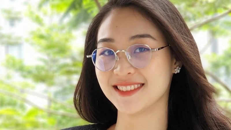 Với những tật khúc xạ nên sử dụng kính để thay đổi tầm nhìn