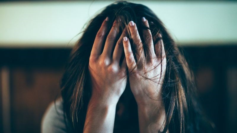 Các vấn đề như viêm loét dạ dày, trào ngược dạ dày, hoặc tăng acid dạ dày