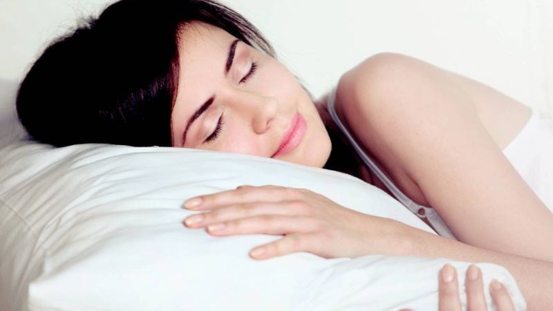 Bạn có thể cải thiện tình trạng nóng rát ngực bằng cách thư giãn, chế độ ăn hợp lý