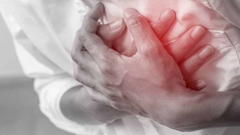 Hãy đến gặp bác sĩ nếu bạn xuất hiện tình trạng đau ngực 