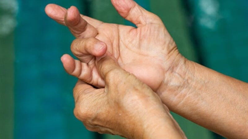 Trật khớp có thể làm tay thương tật vĩnh viễn