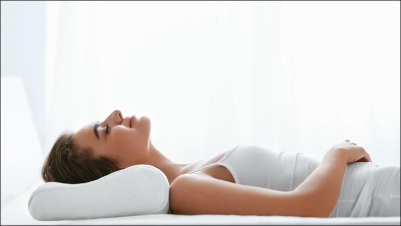 Nằm đầu cao giúp hỗ trợ điều trị hẹp thực quản do GERD