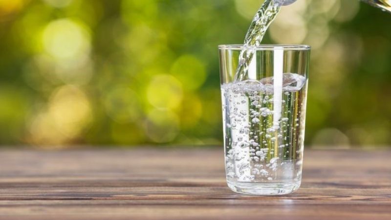 Bổ sung đủ nước mỗi ngày để tăng cường hệ miễn dịch