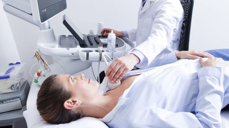 Siêu âm vú giúp quan sát vị trí viêm và loại trừ các bệnh lý khác tại vú