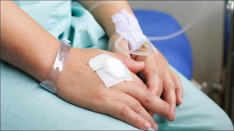 Truyền tĩnh mạch kháng sinh là phương pháp điều trị chính cho viêm tai xương chũm