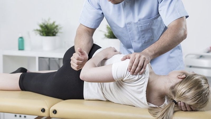 Điều trị gãy đốt sống thắt lưng bằng vật lý trị liệu