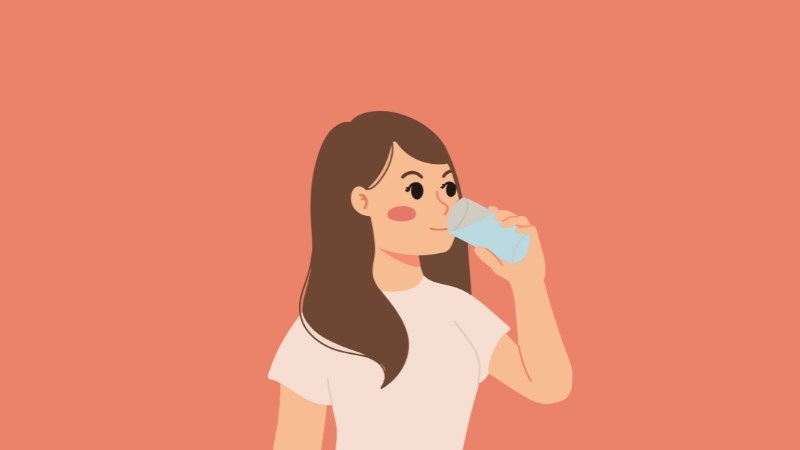 Bạn cần uống ít nhất 8 ly nước/ngày sau khi bị nôn 