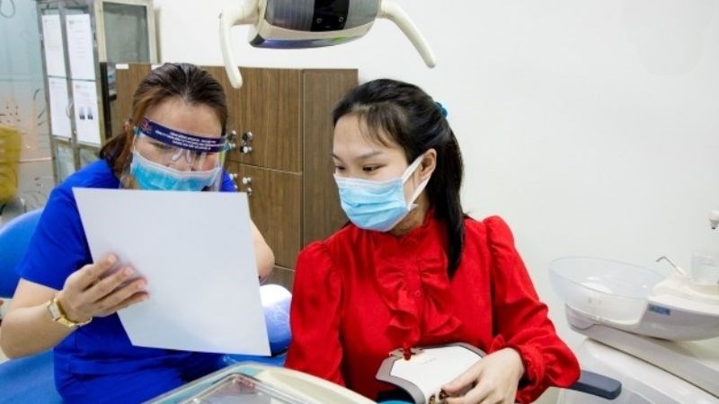 Việc gặp bác sĩ khi phát hiện bất kỳ triệu chứng nào liên quan đến u răng