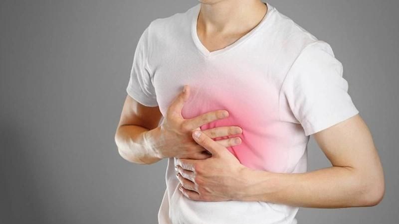 Triệu chứng hay gặp của bệnh là đau rát vùng thượng vị