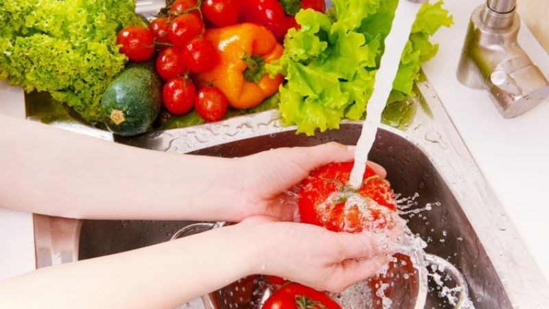 Tập thói quen ăn uống vệ sinh để tránh bị nhiễm giun sán