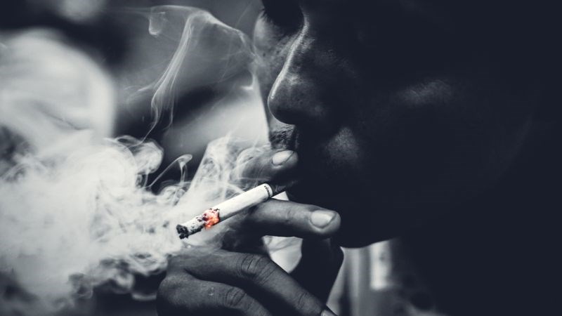 Hút thuốc lá làm tăng nguy cơ mắc ung thư vòm hầu Hút thuốc lá làm tăng nguy cơ mắc ung thư vòm hầu