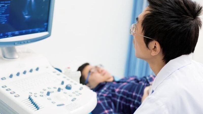 Siêu âm được chỉ định để đánh giá mức độ viêm và loại trừ các bệnh lý khác ở tinh hoàn