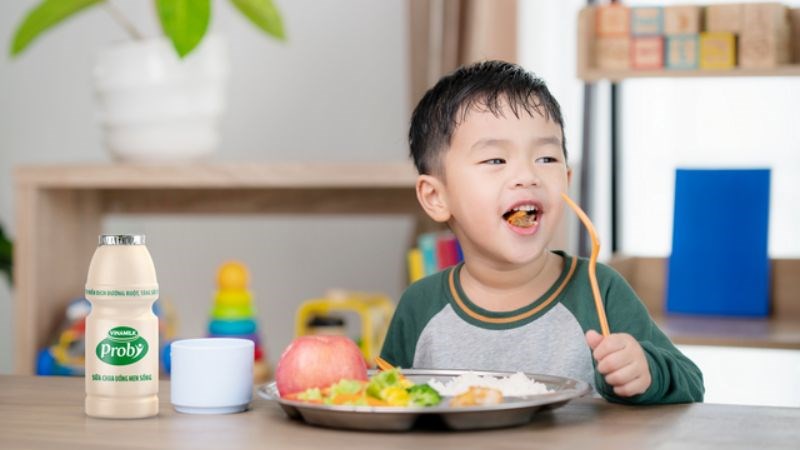 Chế độ dinh dưỡng sau khi phẫu thuật là hết sức quan trọng cho bé