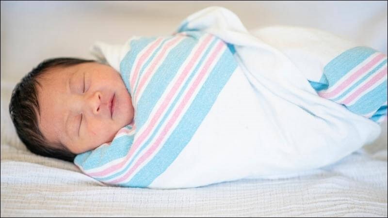 Sự phát triển bất thường của trục dương vật từ khi mới sinh ra là một trong những cơ chế gây nên vùi dương vật Sự phát triển bất thường của trục dương vật có thể gây nên vùi dương vật