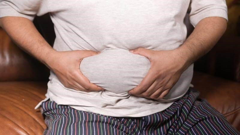 Béo phì từ độ III trở lên khiến mỡ tích tụ quá mức vùng bụng dưới gây che khuất dương vật Béo phì từ độ III trở lên khiến mỡ tích tụ quá mức vùng bụng dưới gây che khuất dương vật