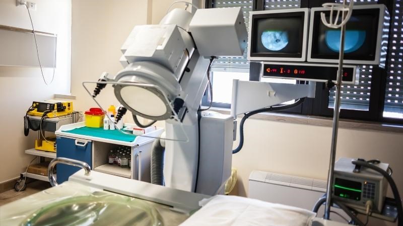 Tán sỏi ngoài cơ thể bằng sóng xung kích là lựa chọn can thiệp ít xâm lấn nhất