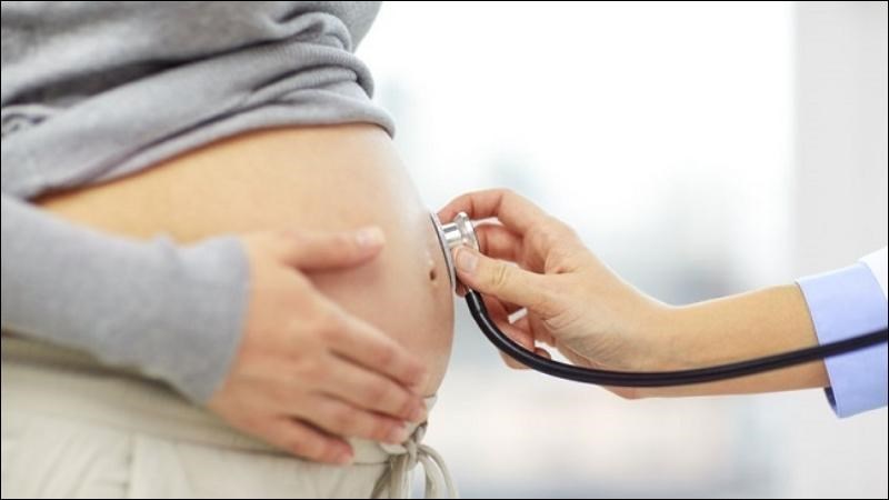 Khi có dấu hiệu nghi ngờ đa ối, mẹ không nên chần chừ mà hãy đi khám bác sĩ ngay