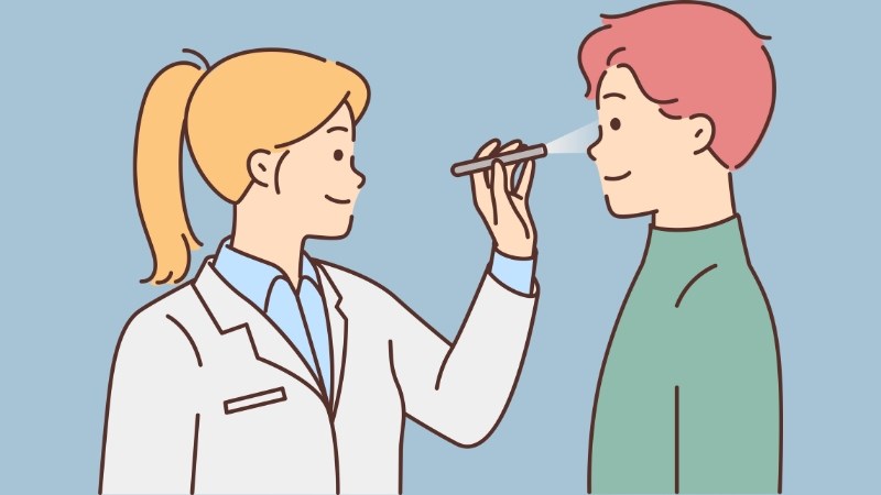 Bác sĩ có thể kiểm tra chuyển động của mắt, soi đáy mắt để phát hiện bất thường Bác sĩ có thể kiểm tra chuyển động của mắt, soi đáy mắt để phát hiện bất thường