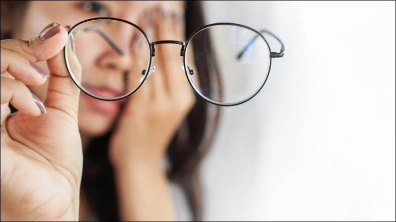 Giảm thị trường là một trong những triệu chứng kèm theo mà bệnh nhân có thể gặp phải