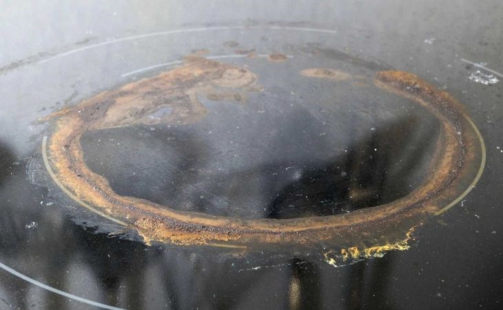 Cách phát hiện bếp hồng ngoại bị cháy mặt kính