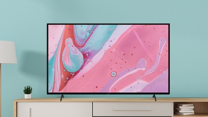 Đặt Google Tivi Sony 4K 55 inch KD-55X75K ở nơi thoáng mát, tránh ánh nắng chiếu trực tiếp dễ làm ảnh hưởng đến độ bền và hiệu suất hoạt động của thiết bị