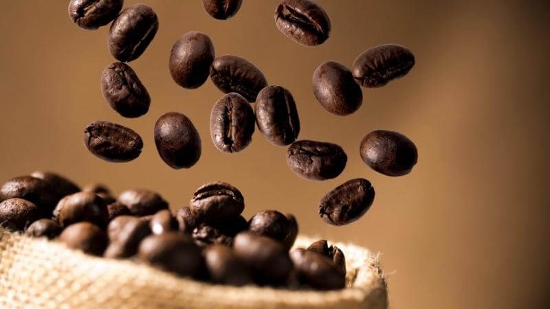 Cafein khi sử dụng quá mức sẽ có khả năng kích hoạt đau nửa đầu Cafein khi sử dụng quá mức sẽ có khả năng kích hoạt đau nửa đầu