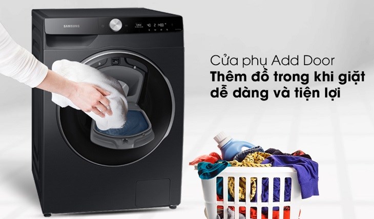 Có thể cho thêm đồ giặt dễ dàng qua cửa phụ trên máy giặt Samsung AI AddWash Inverter 12kg WW12TP94DSB/SV