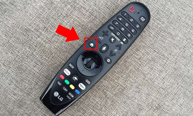 Nút Home trên remote giúp bạn quay về trang chủ tivi LG và chọn ứng dụng muốn cài đặt, xóa hoặc chuyển ứng dụng