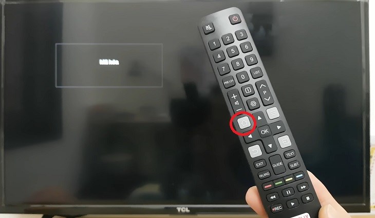 Nhấn nút Home trên remote tivi > chọn TV