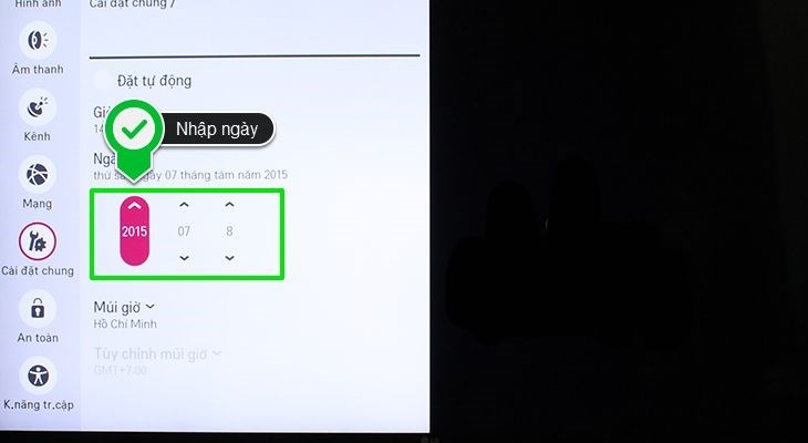 nhập ngày giờ trên smart tivi