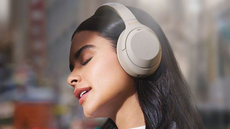 Tai nghe Bluetooth là tai nghe không dây giúp người dùng truyền dữ liệu âm thanh từ thiết bị điện tử khác