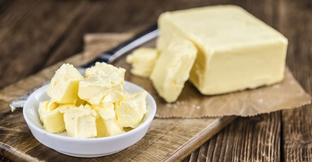 Sử dụng bơ cũng có khả năng loại bỏ vết bẩn hiệu quả