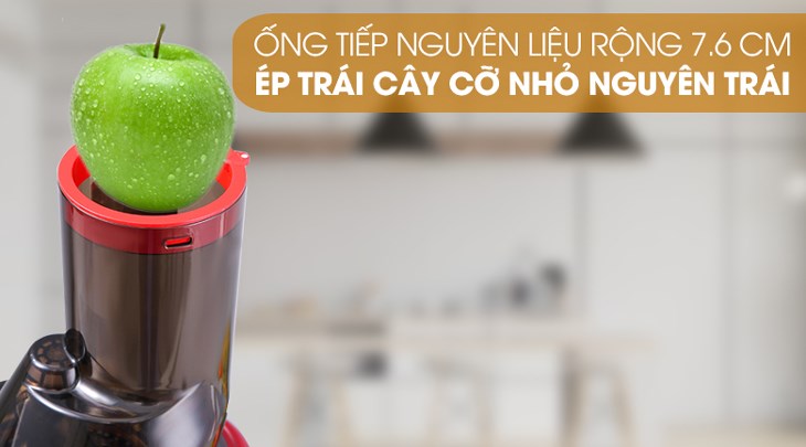 Máy ép chậm Kuvings C7000 đỏ sử dụng ống tiếp nguyên liệu rộng với đường kính 7.6cm cho phép bạn xay, ép những hoa quả cỡ nhỏ nguyên trái