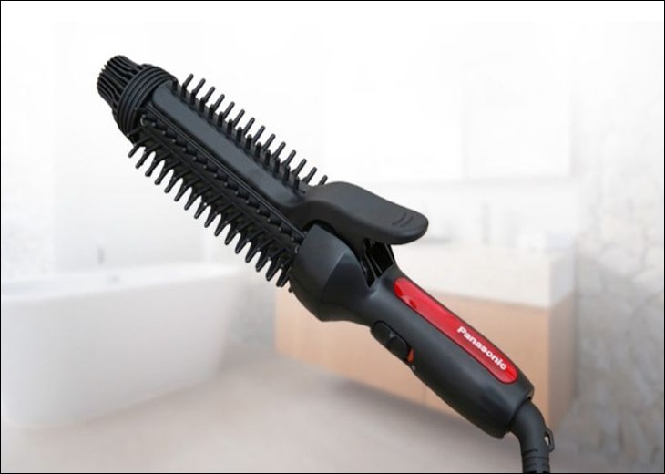 Máy uốn duỗi tóc Panasonic EH-HT45-K645 được thiết kế dạng lược xoắn giúp bạn có thể tạo kiểu tóc dễ dàng hơn
