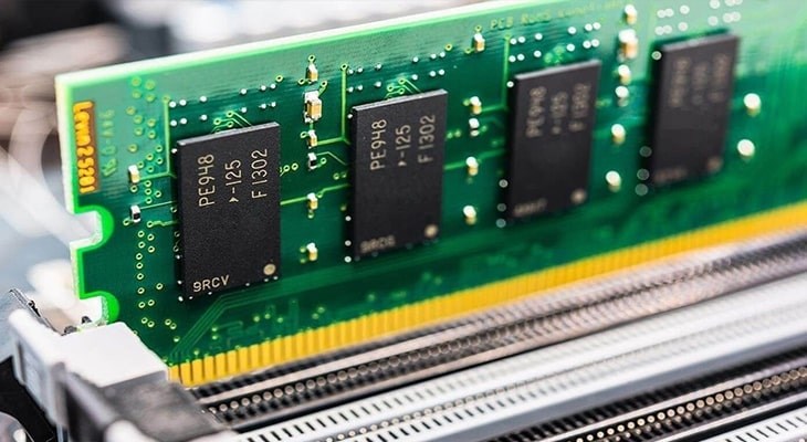 RAM còn được hiểu là bộ nhớ tạm của máy giúp lưu trữ thông tin hiện hành để CPU có thể truy xuất và xử lý.