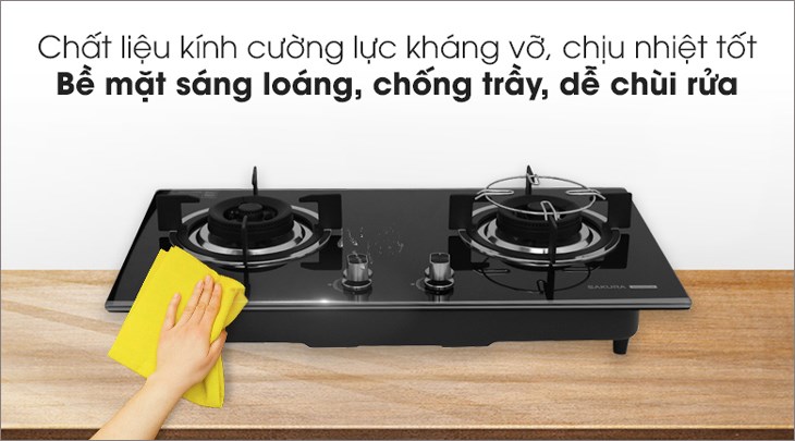 Mặt bếp ga âm Sakura SG-2568GB làm bằng kính cường lực bóng đẹp, chịu nhiệt, chịu lực và dễ dàng vệ sinh sau khi dùng Mặt bếp ga âm Sakura SG-2568GB làm bằng kính cường lực bóng đẹp, chịu nhiệt, chịu lực và dễ dàng vệ sinh sau khi dùng