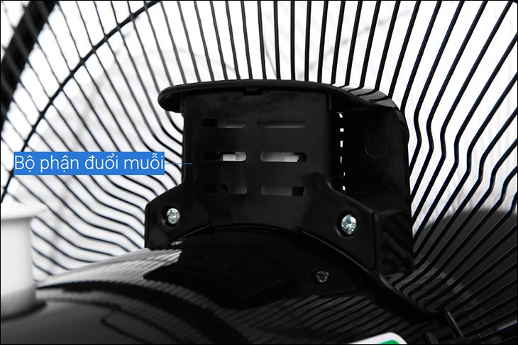 Người dùng có thể dùng quạt lửng Asia A16021-XV0 để vừa làm mát vừa đuổi muỗi