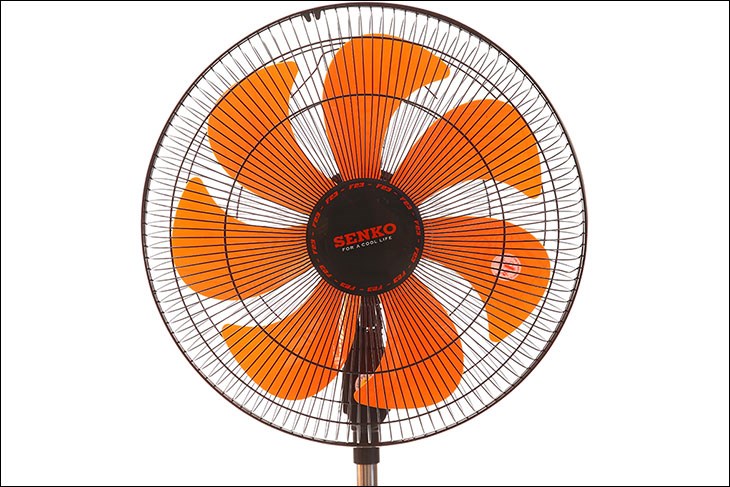 Quạt lửng Senko 7 cánh LTS1636 65W có nan quạt đan khít vô cùng an toàn cho trẻ