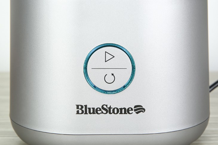 Máy ép chậm BlueStone SJB-6558 sử dụng điều khiển nút nhấn dễ thao tác