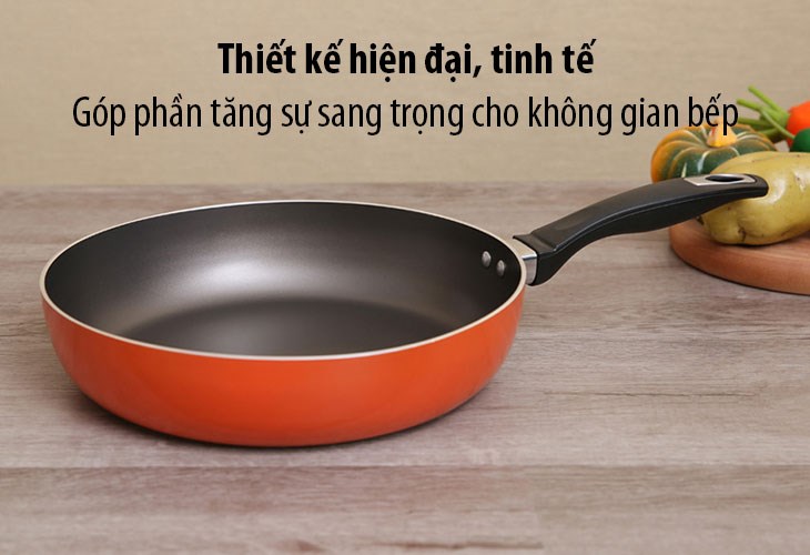 Chảo chống dính giúp không gian bếp trở nên hiện đại, thẩm mỹ