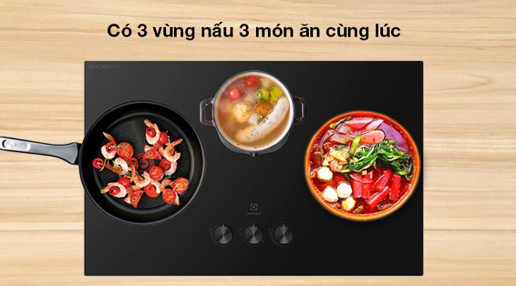 Bếp ga âm Electrolux EHG8321BC được thiết kế 3 vùng nấu, cho phép bạn chế biến cùng lúc 3 món ăn