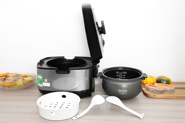 Nồi áp suất điện Tefal Smart Pro Multicooker CY625868 có bảng điều khiển với 14 chương trình được cài đặt sẵn hỗ trợ người dùng nấu ăn nhanh chóng Nồi áp suất điện Tefal Smart Pro Multicooker CY625868 có bảng điều khiển với 14 chương trình được cài đặt sẵn hỗ trợ người dùng nấu ăn nhanh chóng