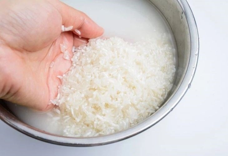 Nếu nấu lượng gạo vượt quá định mức dung tích nồi sẽ khiến cơm không chín đều