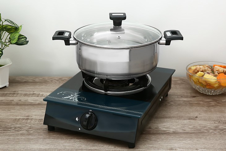 Nồi lẩu inox 3 đáy nắp kính 26 cm Smartcook SM-3791 chịu nhiệt tốt, phù hợp cho gia đình 4 - 5 người dùng hàng ngày