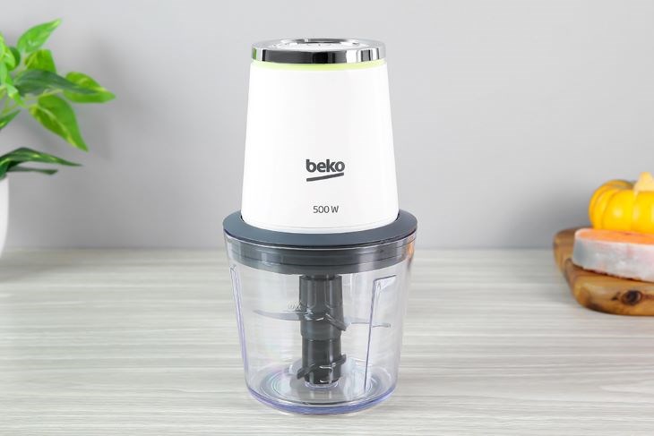 Máy xay thịt Beko CHP7504W dung tích 0.5 lít, thuộc dòng máy xay thịt mini nhỏ gọn, kết hợp 2 tone màu trắng - xám hiện đại.
