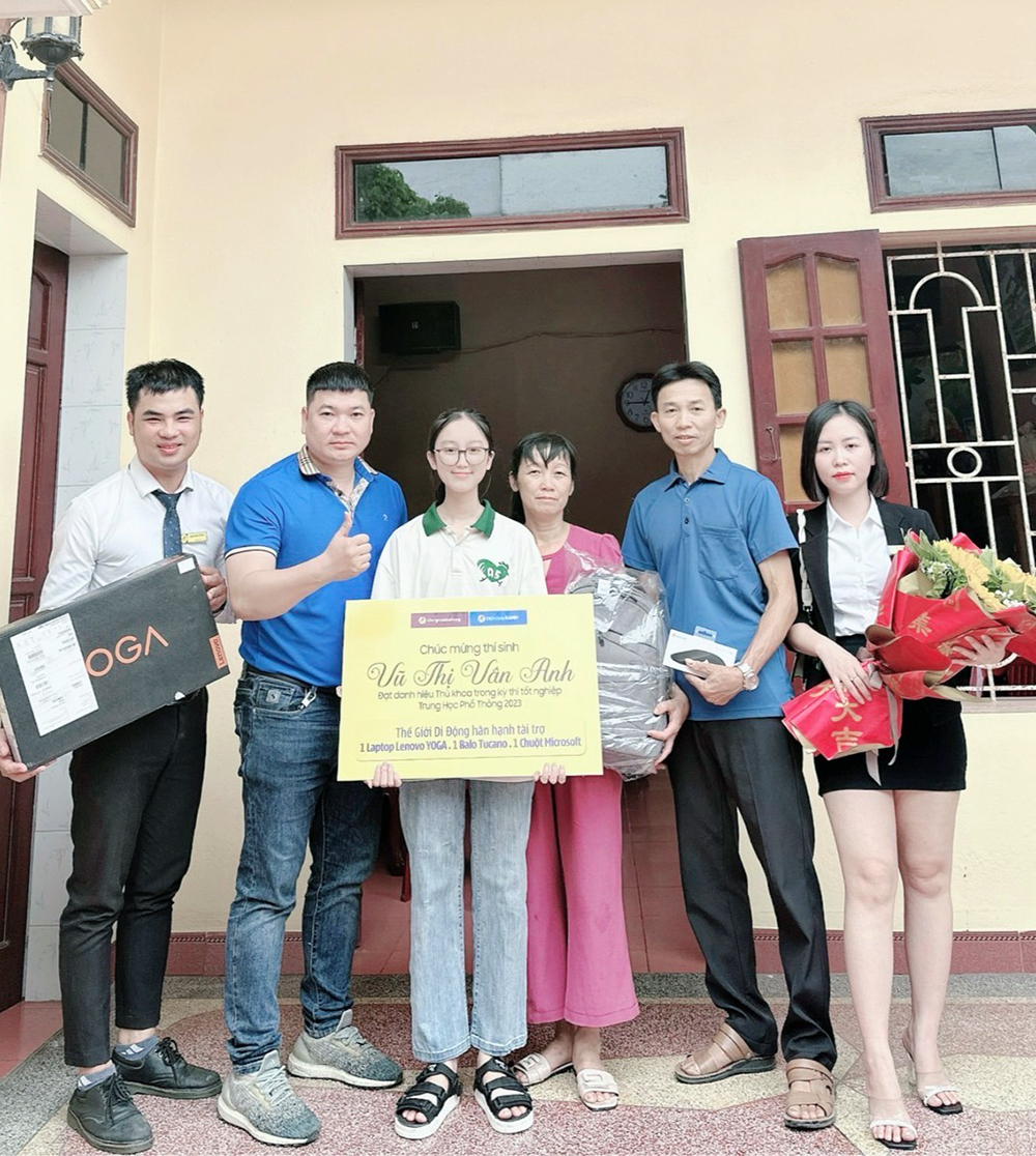 Điện máy XANH trao học bổng cho tân Thủ khoa kỳ thi tốt nghiệp THPT QG 2023