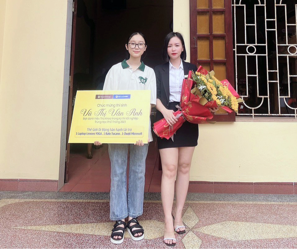 Điện máy XANH trao học bổng cho tân Thủ khoa kỳ thi tốt nghiệp THPT QG 2023