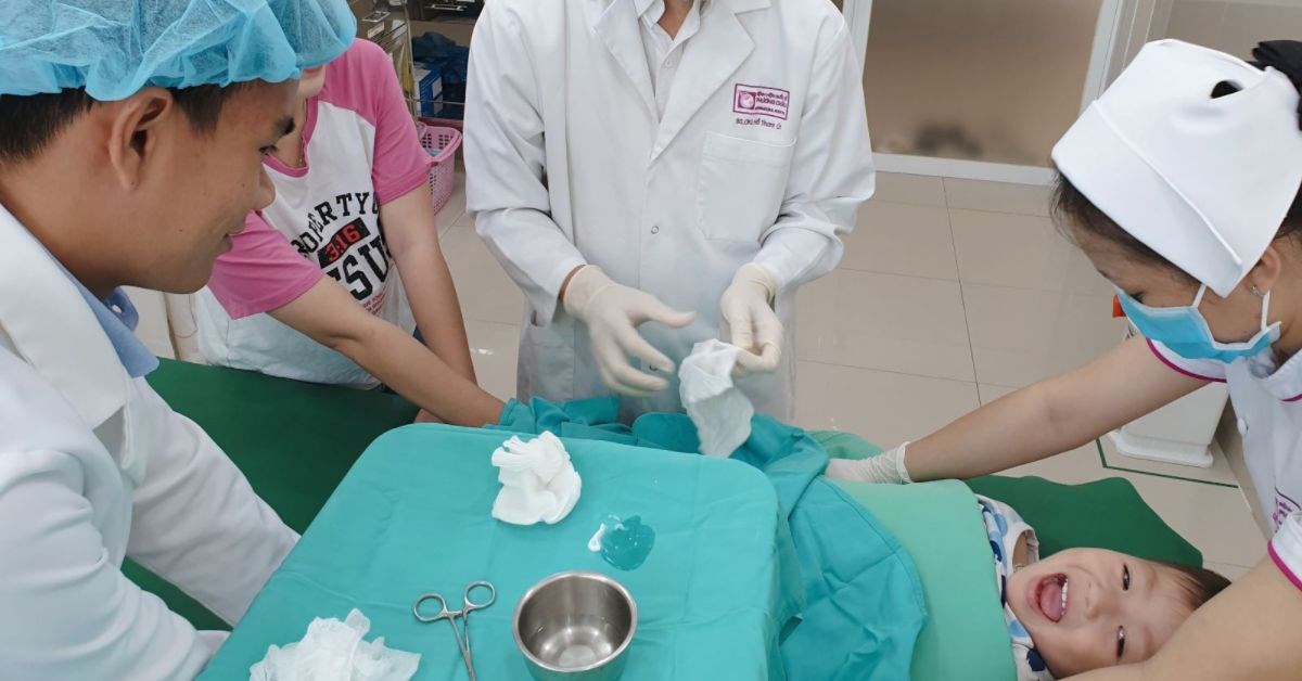 Góc giải đáp: Có nên cắt bao quy đầu cho trẻ sơ sinh không?